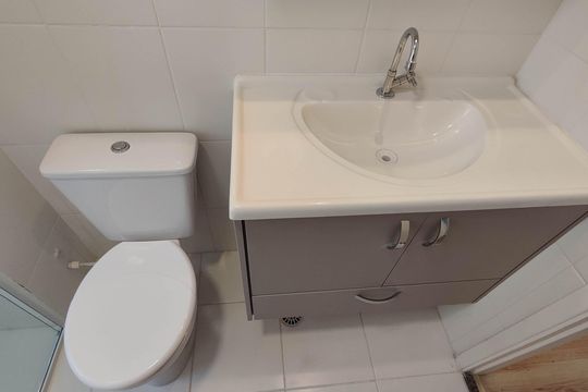 Banheiro de apartamento para alugar com 2 quartos, 55m² em Parque Imperial, Ferraz de Vasconcelos