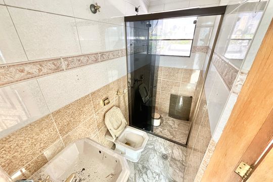 Banheiro da Suíte 4 de casa à venda com 4 quartos, 280m² em Água Fria, São Paulo