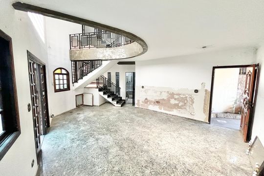 Sala  de casa à venda com 4 quartos, 280m² em Água Fria, São Paulo
