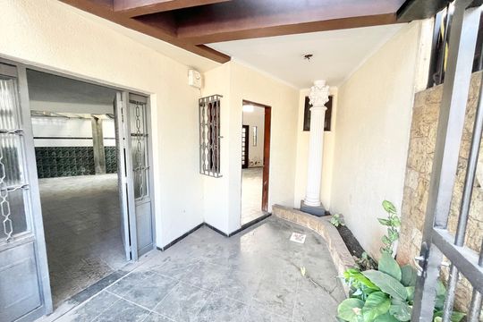 Entrada de casa à venda com 4 quartos, 280m² em Água Fria, São Paulo
