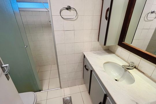 Banheiro social de apartamento à venda com 3 quartos, 90m² em Bonfim, Campinas