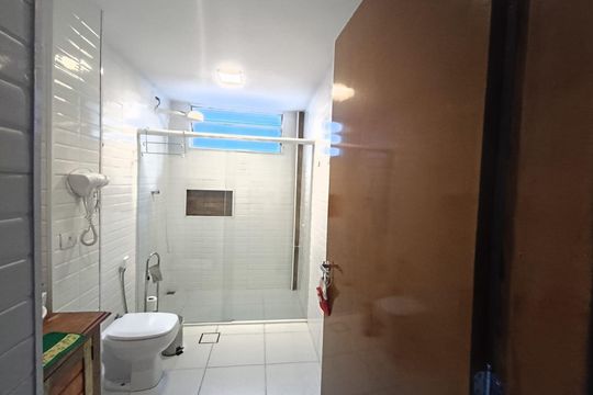 Banheiro de apartamento para alugar com 2 quartos, 60m² em Boqueirão, Santos