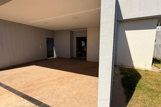 Garagem de casa para alugar com 3 quartos, 210m² em Q 4, Brasília