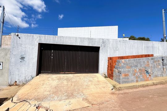 Fachada de casa para alugar com 3 quartos, 210m² em Q 4, Brasília