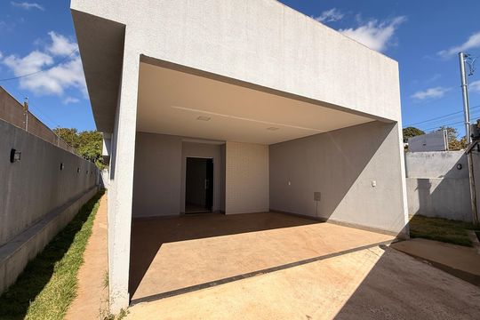 Garagem de casa para alugar com 3 quartos, 210m² em Q 4, Brasília