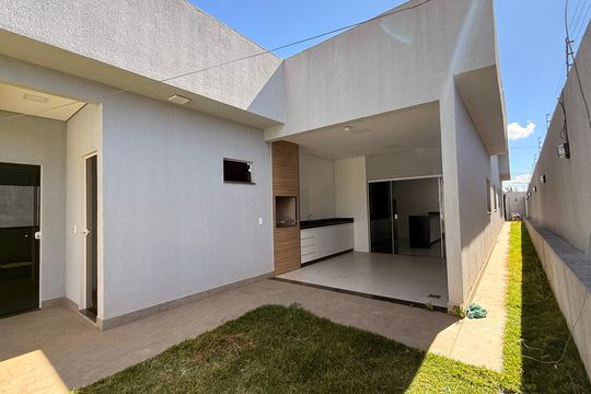 Casa para alugar com 3 quartos, 210m² em Q 4, Brasília