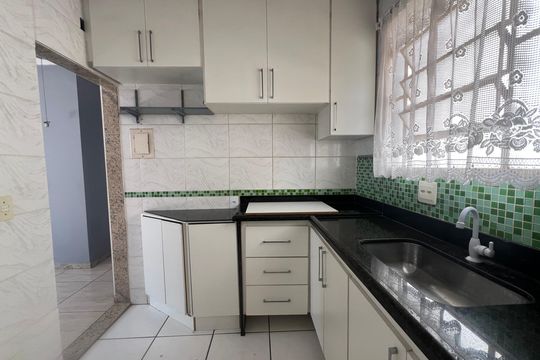 Cozinha de casa à venda com 3 quartos, 52m² em Copacabana, Belo Horizonte