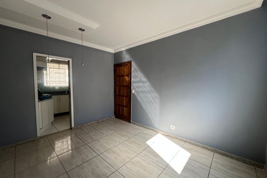 Sala de casa à venda com 3 quartos, 52m² em Copacabana, Belo Horizonte