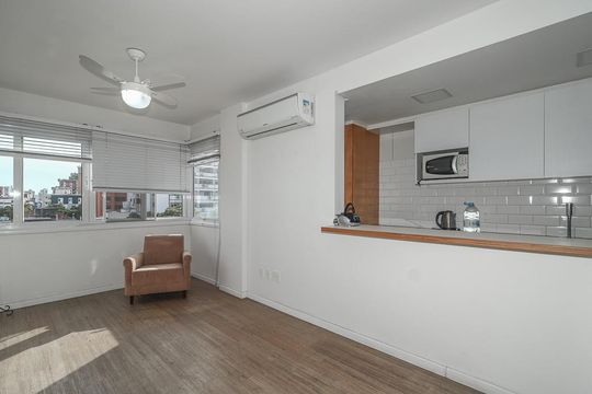 Sala de apartamento para alugar com 2 quartos, 65m² em Independência, Porto Alegre