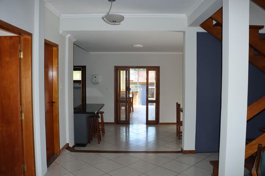 Casa de Condomínio para alugar com 6 quartos, 350m² em Residencial San Diego (paysage Vert), Cotia