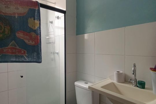 Banheiro de apartamento para alugar com 2 quartos, 50m² em Jardim Alvorada, Nova Iguaçu