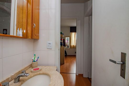 Banheiro de apartamento para alugar com 2 quartos, 57m² em Boa Vista, Porto Alegre