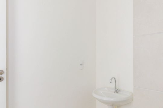 Banheiro de apartamento para alugar com 2 quartos, 32m² em Parque Pan Americano, São Paulo
