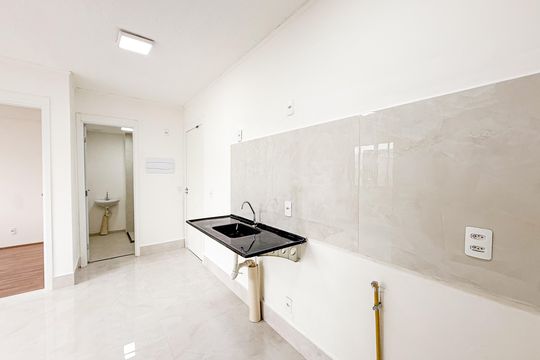 Cozinha de apartamento para alugar com 2 quartos, 32m² em Parque Pan Americano, São Paulo