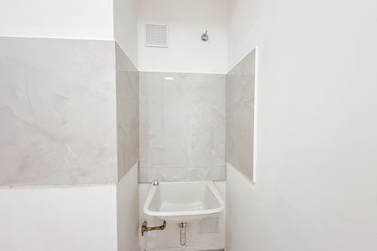 Área de serviço de apartamento para alugar com 2 quartos, 32m² em Parque Pan Americano, São Paulo