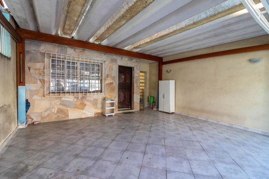 Garagem de casa à venda com 2 quartos, 109m² em Água Fria, São Paulo