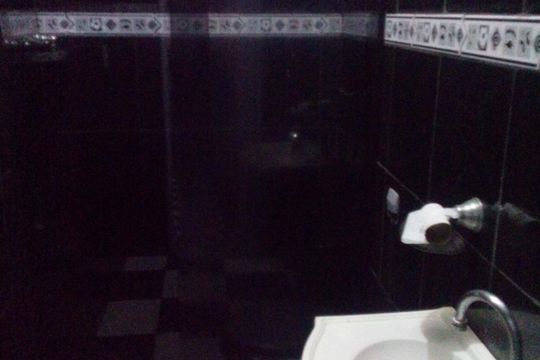 Banheiro de casa à venda com 1 quarto, 60m² em Tomás Coelho, Rio de Janeiro