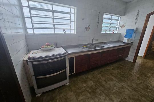 Casa à venda com 3 quartos, 303m² em Vila Sonia, São Paulo