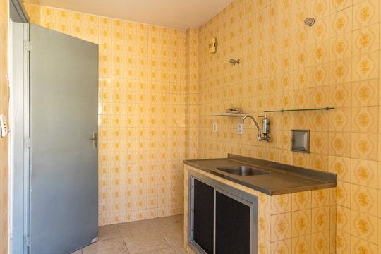 Cozinha de apartamento para alugar com 2 quartos, 54m² em Realengo, Rio de Janeiro