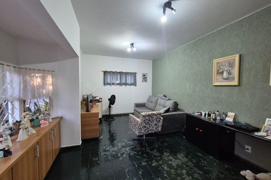 Sala de casa à venda com 3 quartos, 360m² em Parque São Quirino, Campinas