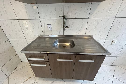 Cozinha de casa para alugar com 1 quarto, 45m² em Praça Seca, Rio de Janeiro