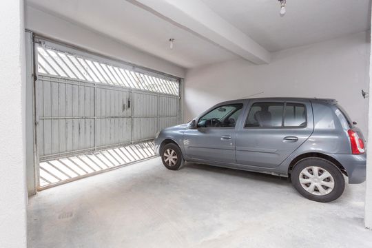 Garagem de casa para alugar com 2 quartos, 130m² em Terceira Divisão de Interlagos, São Paulo