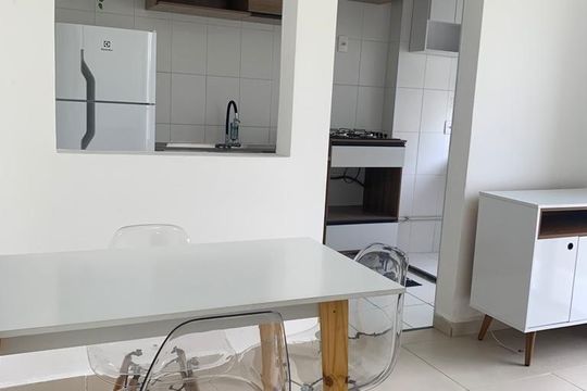 Cozinha de apartamento para alugar com 1 quarto, 56m² em Vila Mogilar, Mogi das Cruzes
