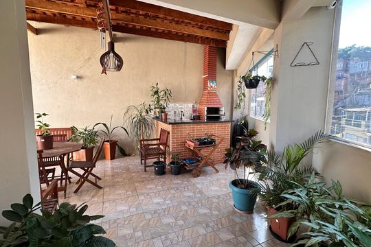 Casa para alugar com 4 quartos, 250m² em Guarapiranga, São Paulo