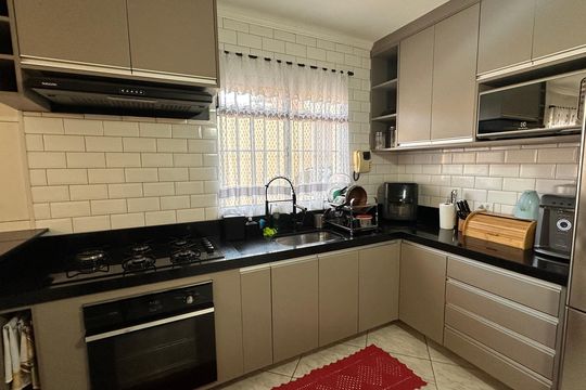 Casa para alugar com 4 quartos, 250m² em Guarapiranga, São Paulo