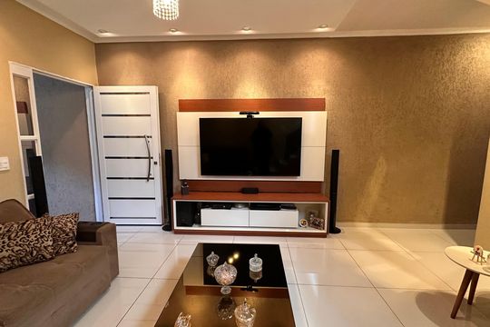 Casa para alugar com 4 quartos, 250m² em Guarapiranga, São Paulo
