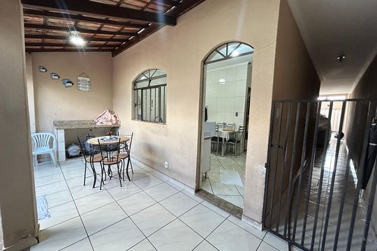 Casa para alugar com 3 quartos, 218m² em Mangueiras, Belo Horizonte