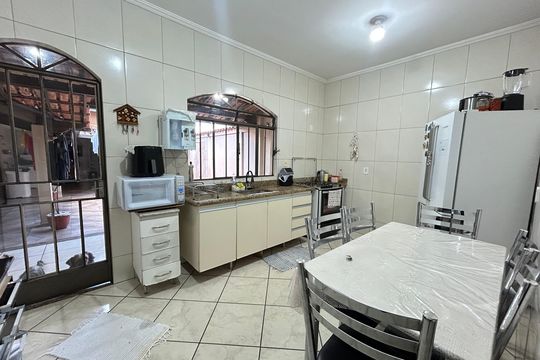 Casa para alugar com 3 quartos, 218m² em Mangueiras, Belo Horizonte