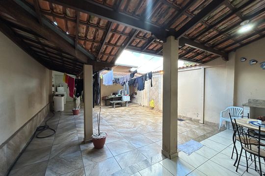 Casa para alugar com 3 quartos, 218m² em Mangueiras, Belo Horizonte