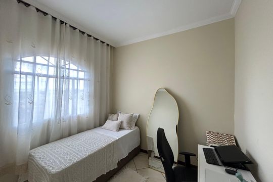 Casa para alugar com 3 quartos, 218m² em Mangueiras, Belo Horizonte