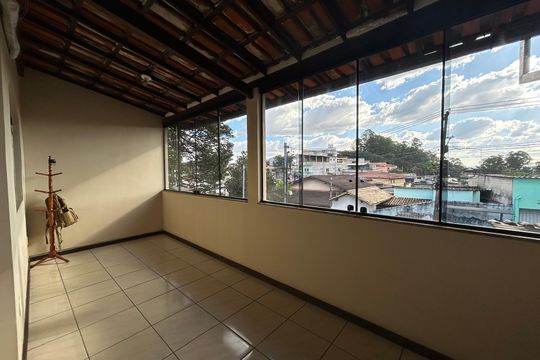 Casa para alugar com 3 quartos, 218m² em Mangueiras, Belo Horizonte