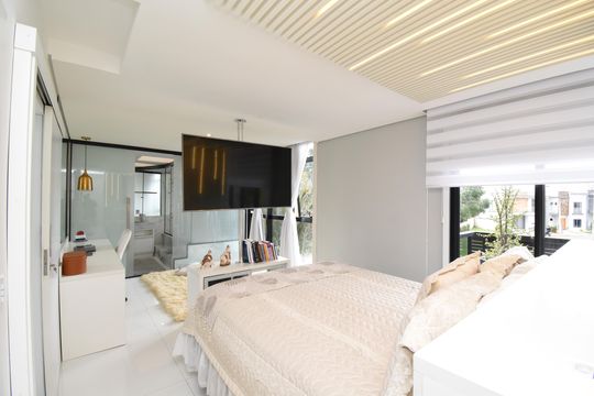 Suíte de casa de condomínio à venda com 4 quartos, 270m² em Campo de Santana, Curitiba