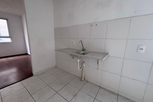 Cozinha de apartamento à venda com 2 quartos, 44m² em Vargem Pequena, Rio de Janeiro