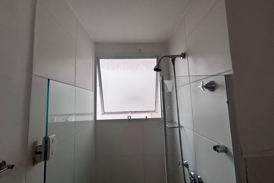 Banheiro de apartamento à venda com 2 quartos, 44m² em Vargem Pequena, Rio de Janeiro
