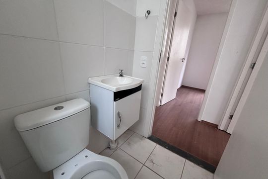 Banheiro de apartamento à venda com 2 quartos, 44m² em Vargem Pequena, Rio de Janeiro