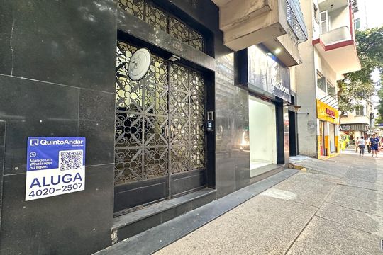 Fachada  de apartamento para alugar com 3 quartos, 144m² em Copacabana, Rio de Janeiro