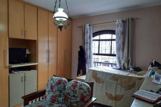 Casa à venda com 3 quartos, 250m² em Vila Curuçá, Santo André