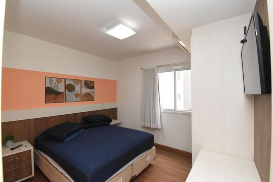 Quarto 2 de apartamento à venda com 2 quartos, 50m² em Centro, Curitiba