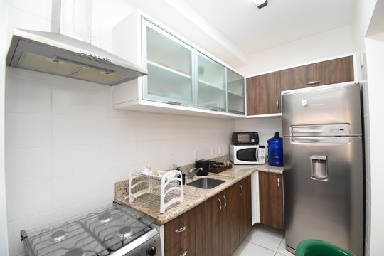 Cozinha de apartamento à venda com 2 quartos, 50m² em Centro, Curitiba