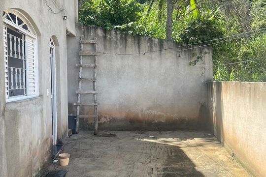 Quintal de casa à venda com 2 quartos, 276m² em Tropical, Contagem