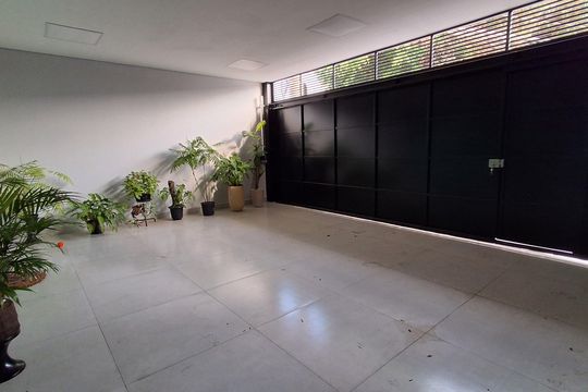 Garagem  de casa à venda com 3 quartos, 280m² em Vila Mariza, São Bernardo do Campo