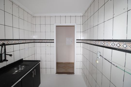 Cozinha de apartamento à venda com 2 quartos, 55m² em Jardim Lajeado, São Paulo