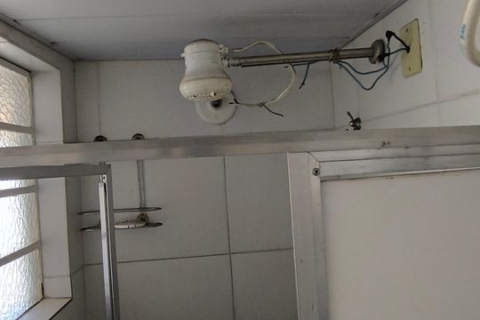 Banheiro de apartamento para alugar com 1 quarto, 90m² em Concórdia, Belo Horizonte