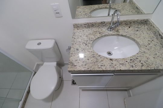 Banheiro  de apartamento para alugar com 1 quarto, 42m² em Ribeirânia, Ribeirão Preto
