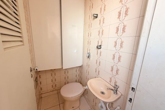 Banheiro de serviço de apartamento à venda com 2 quartos, 116m² em Centro, Jundiaí