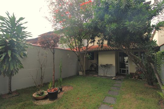 Frente da casa de casa de condomínio à venda com 3 quartos, 170m² em Gardenia Azul, Rio de Janeiro